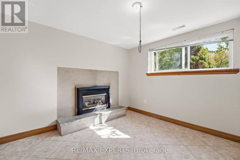 331 King Street E — photo 27 of 40