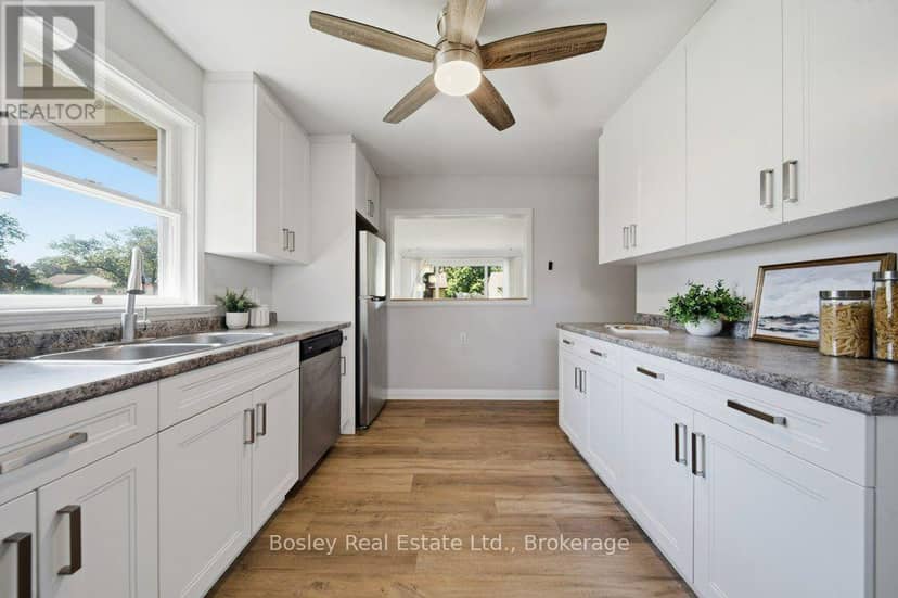 18 Maywood Road — photo 11 of 40