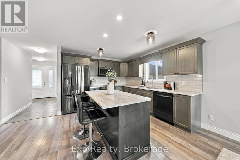 14 Lehtinen Crescent — photo 10 of 40