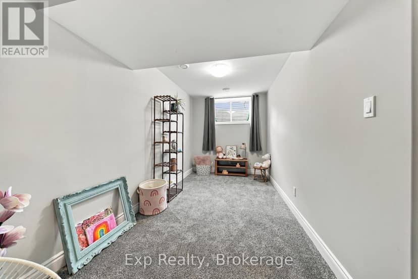 14 Lehtinen Crescent — photo 26 of 40