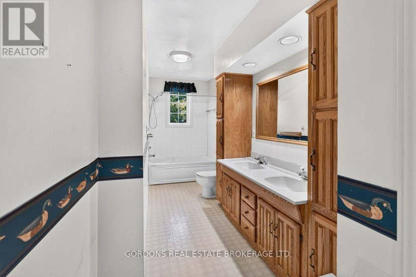 679 Palace Road — photo 31 of 40