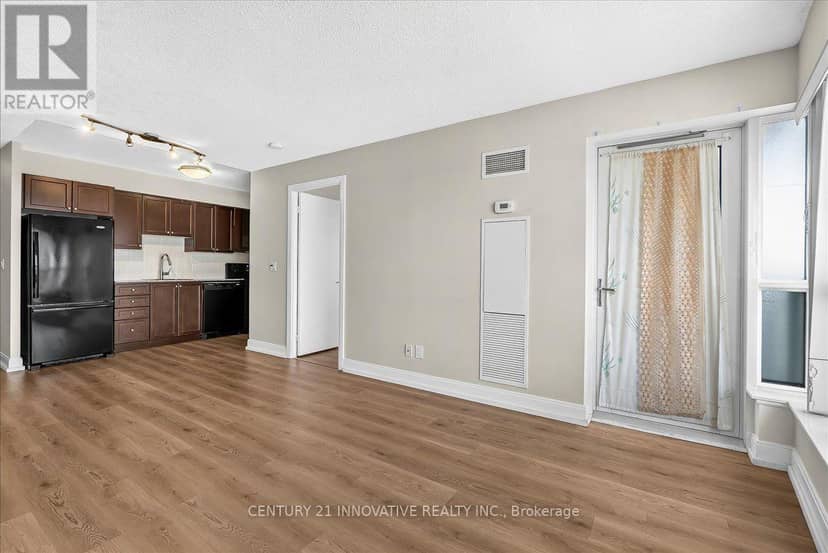 3501 - 125 Village Green Square — photo 13 of 33