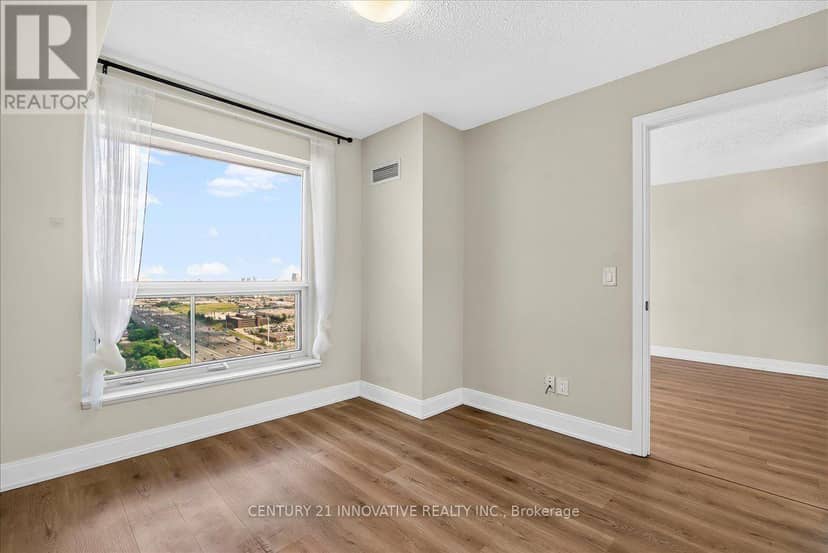3501 - 125 Village Green Square — photo 23 of 33