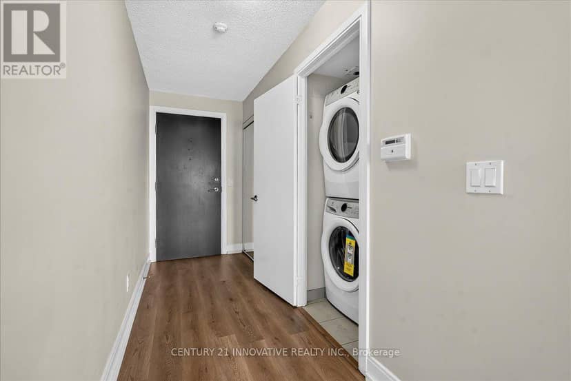 3501 - 125 Village Green Square, Toronto, photo 8