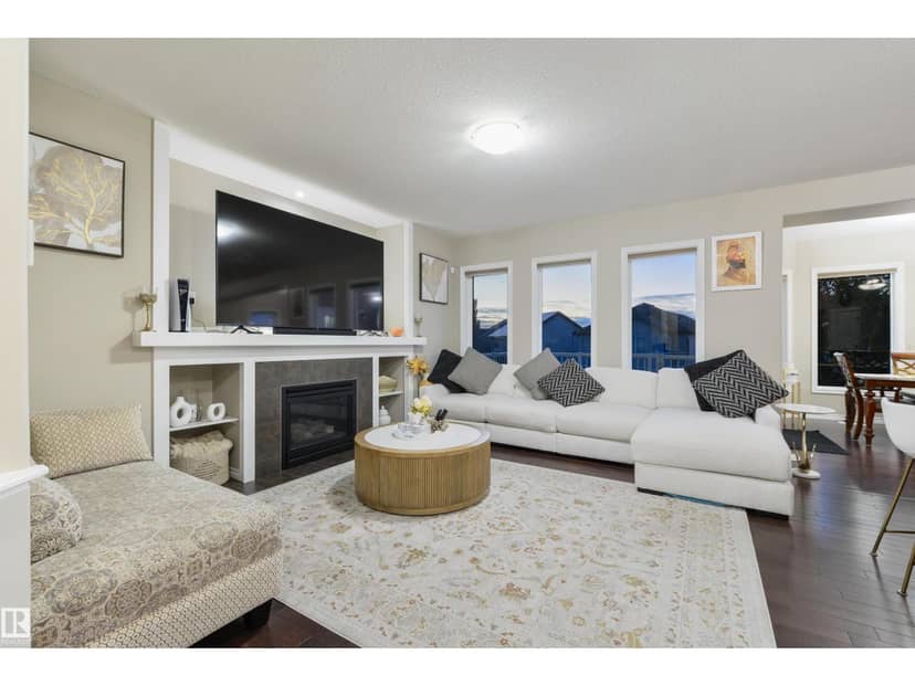5932 12 AV SW — photo 12 of 40