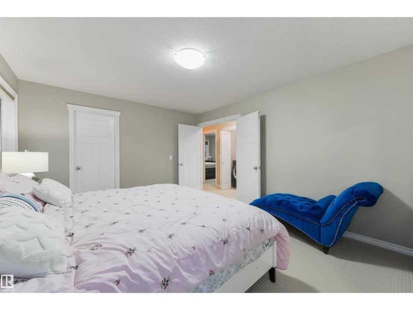 5932 12 AV SW — photo 18 of 40