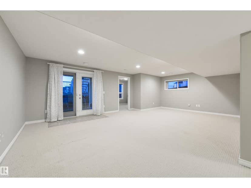 5932 12 AV SW — photo 33 of 40