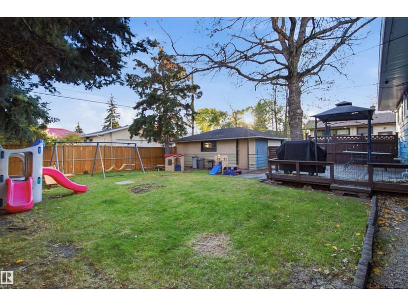 15933 95 AV NW — photo 33 of 37