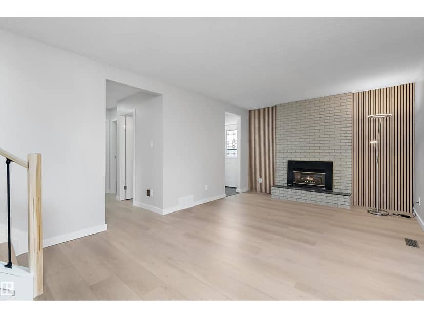 10928 34A AV NW — photo 23 of 40