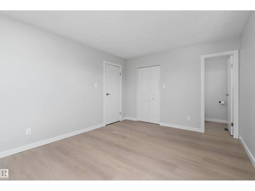10928 34A AV NW — photo 34 of 40