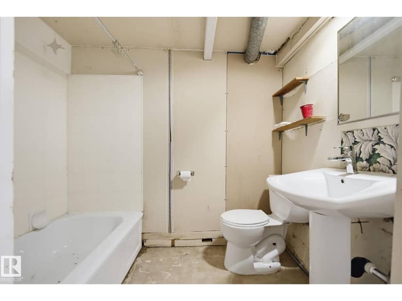 5210 52 ST — photo 14 of 21