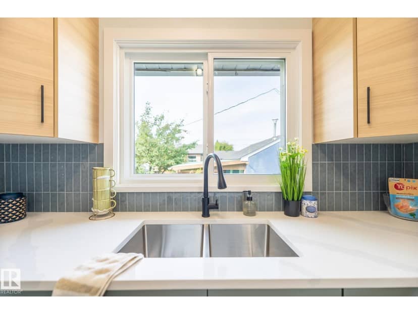 16136 109A AV NW — photo 13 of 40