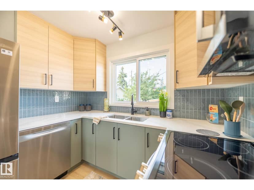 16136 109A AV NW — photo 14 of 40