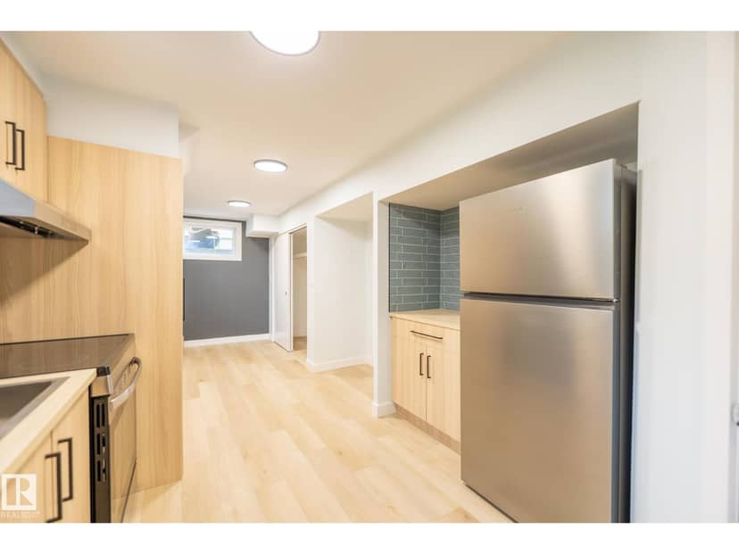 16136 109A AV NW — photo 33 of 40