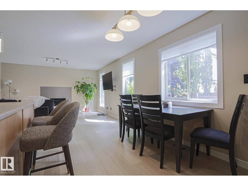 8 Erinwoods PL — photo 12 of 40