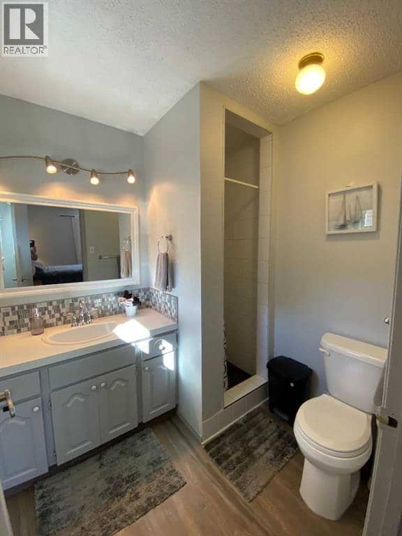 3 Lake Bevan Drive E — photo 16 of 40