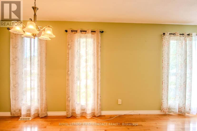 12 Daphne Crescent, Barrie, photo 7