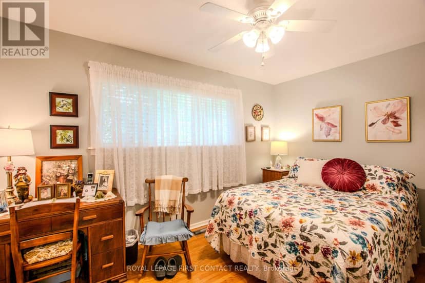 27 Tower Crescent — photo 16 of 38