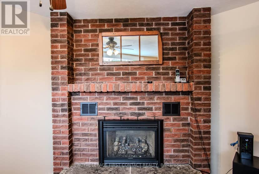 27 Tower Crescent — photo 23 of 38