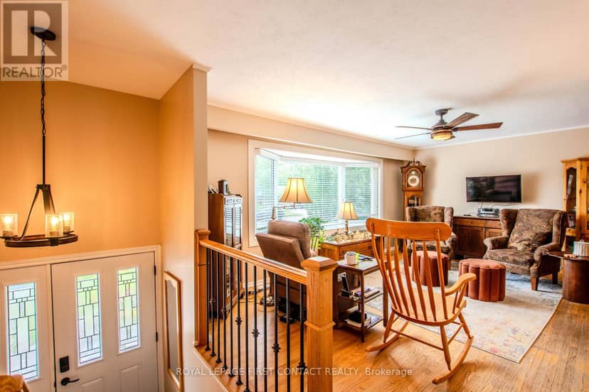 27 Tower Crescent, Barrie, photo 8