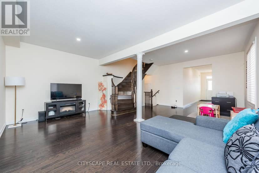 37 Aspermont Crescent — photo 10 of 40