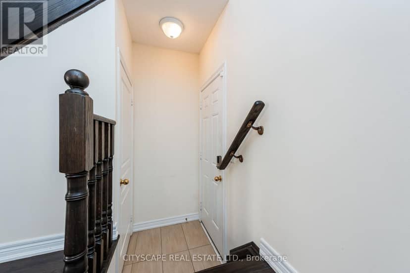 37 Aspermont Crescent — photo 7 of 40
