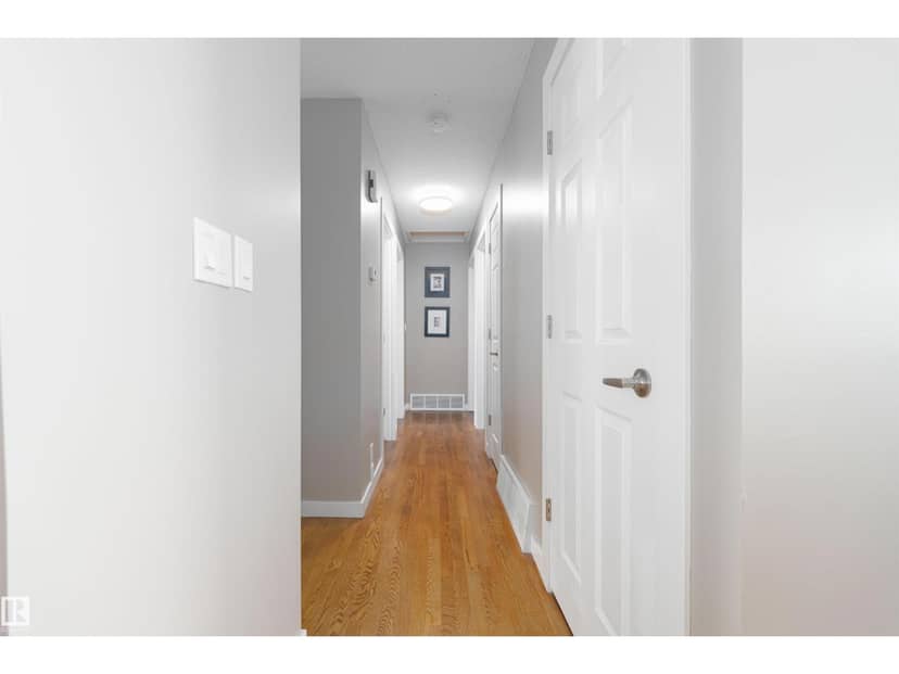 5019 46 ST — photo 20 of 33