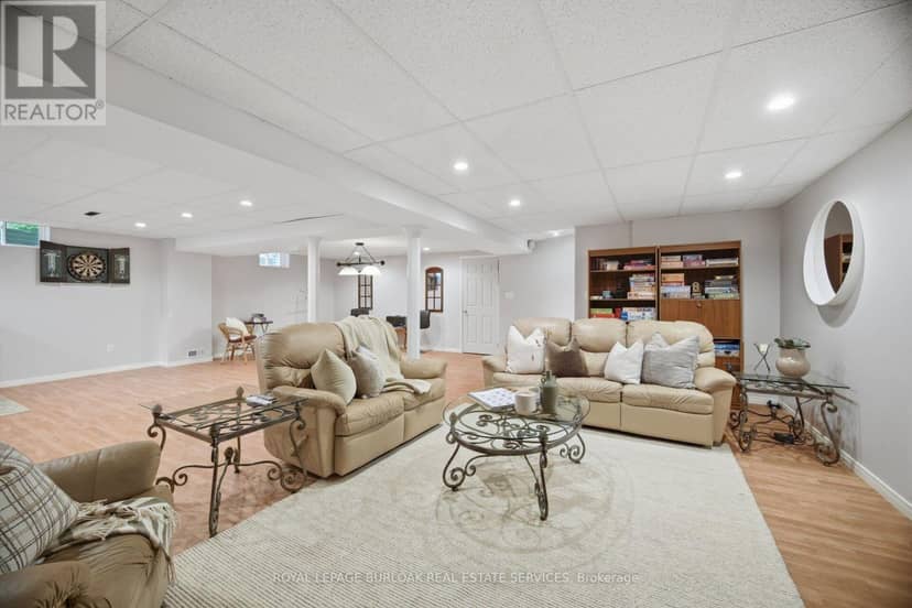 84 Meadowbank Drive — photo 37 of 40