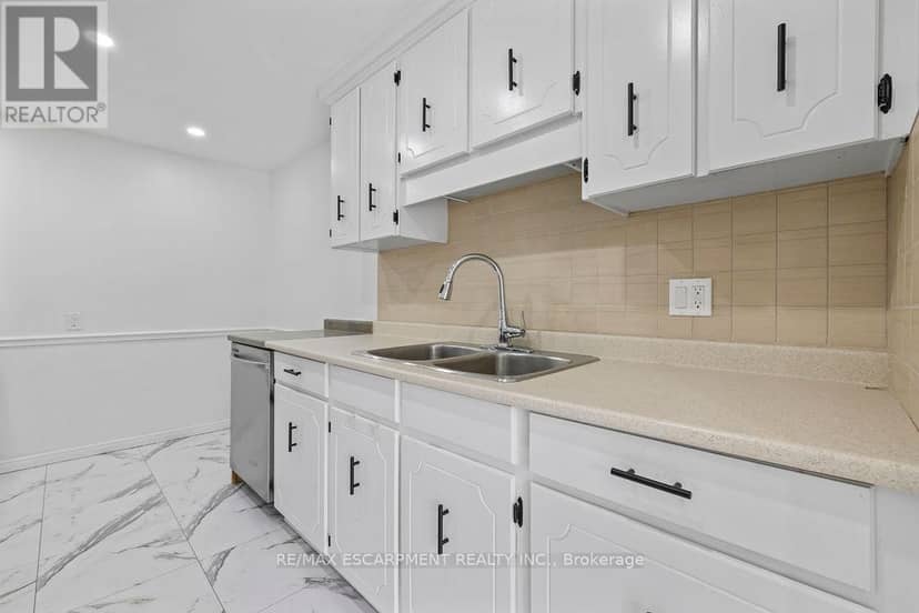 24 Tara Crescent — photo 21 of 40