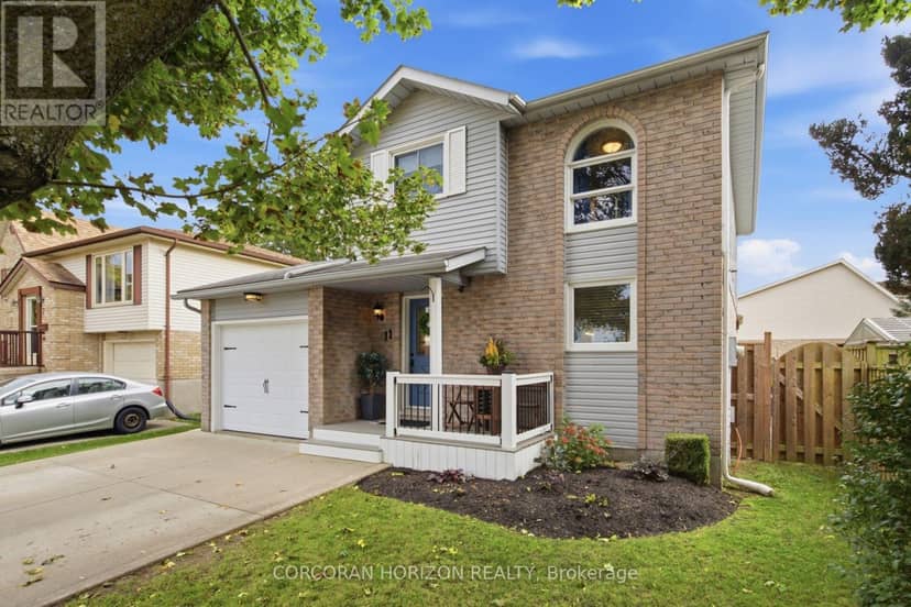 11 Sandalwood Drive — photo 4 of 38