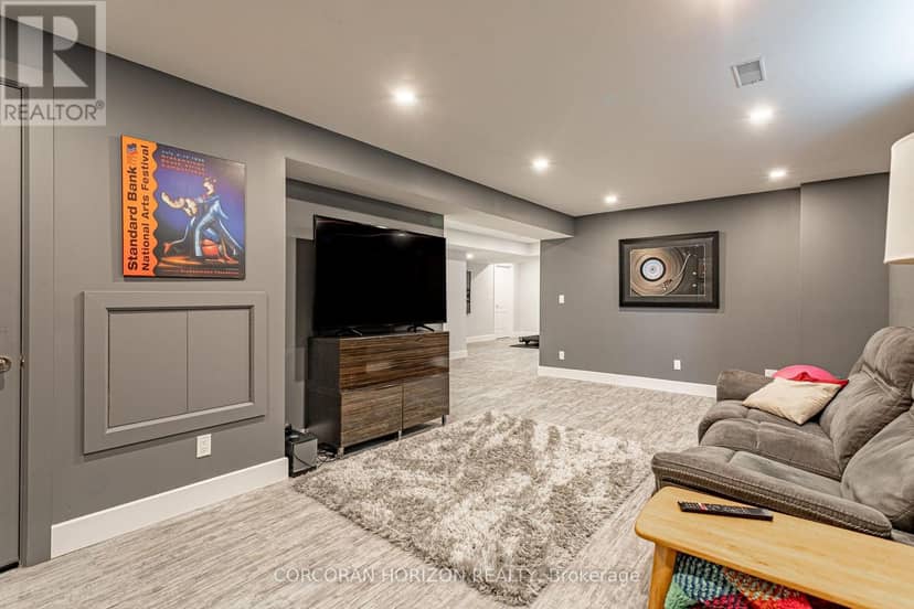 312 Schooner Crescent — photo 35 of 40
