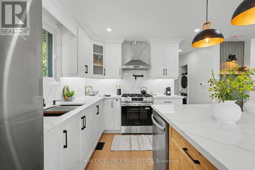 311 East 14th Street, Hamilton, photo 2