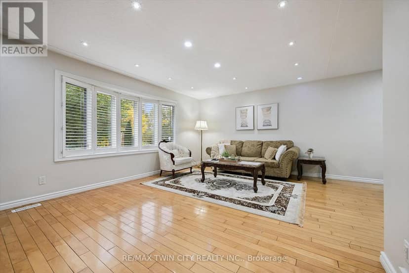 326 Manchester Road — photo 8 of 31