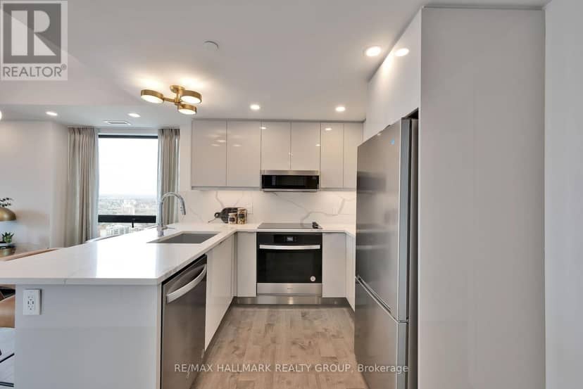 2306 - 180 George Street — photo 12 of 40