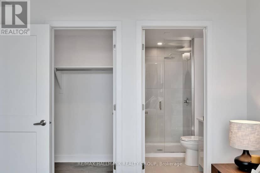 2306 - 180 George Street — photo 25 of 40