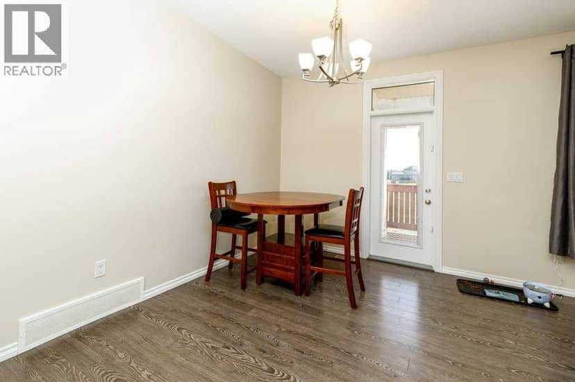 77 Alderwood Close — photo 9 of 25