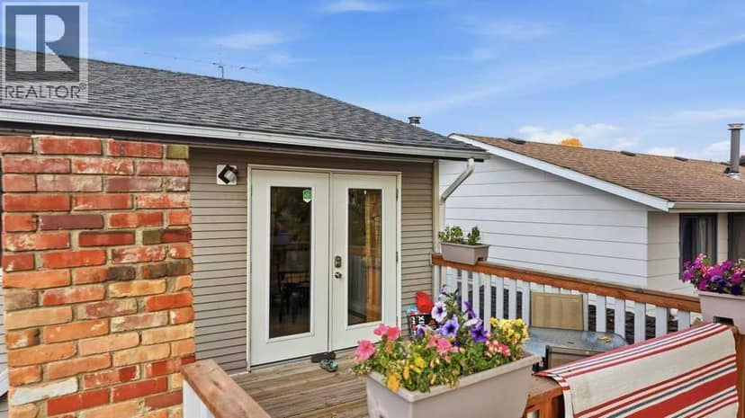 7 Opal Avenue, Red Deer, photo 8