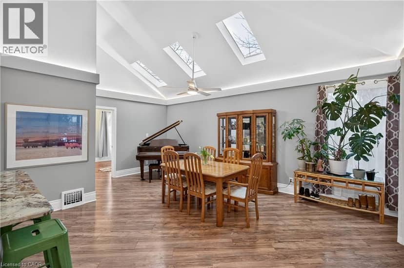 486 EAST 38TH Street, Hamilton, photo 7