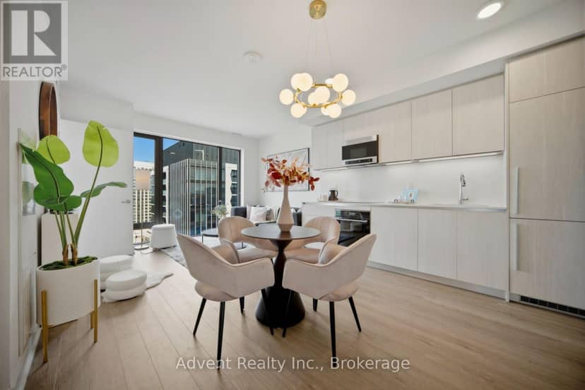 2308 - 8 Cumberland Street — photo 4 of 40