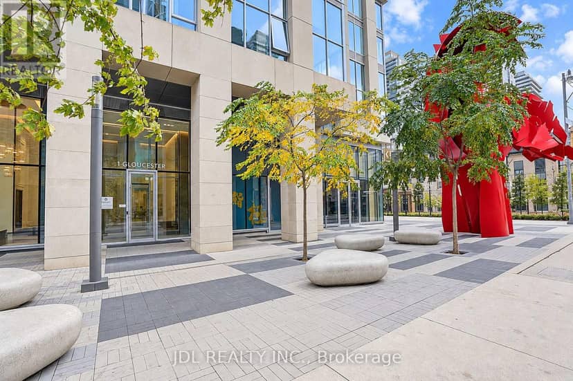 1615 - 1 Gloucester Street — photo 9 of 40