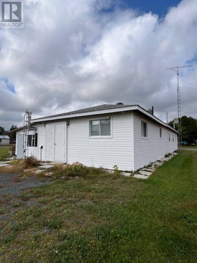 8 John — photo 22 of 25