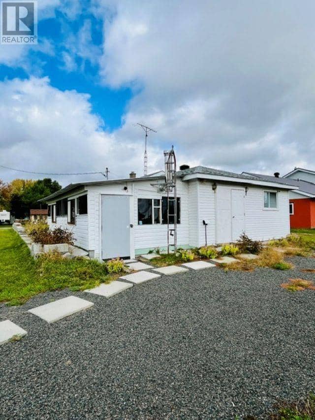 8 John — photo 23 of 25