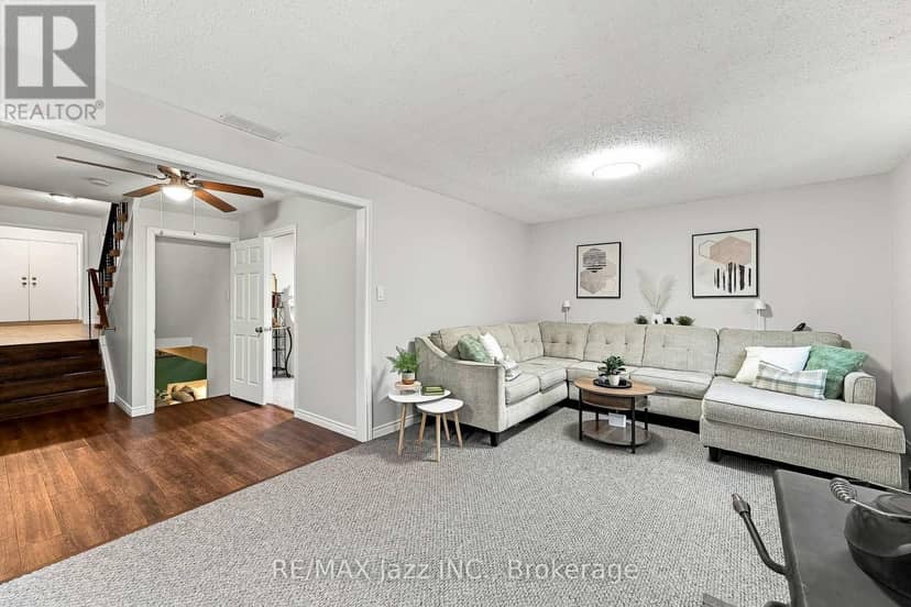 76 Chester Crescent — photo 15 of 40