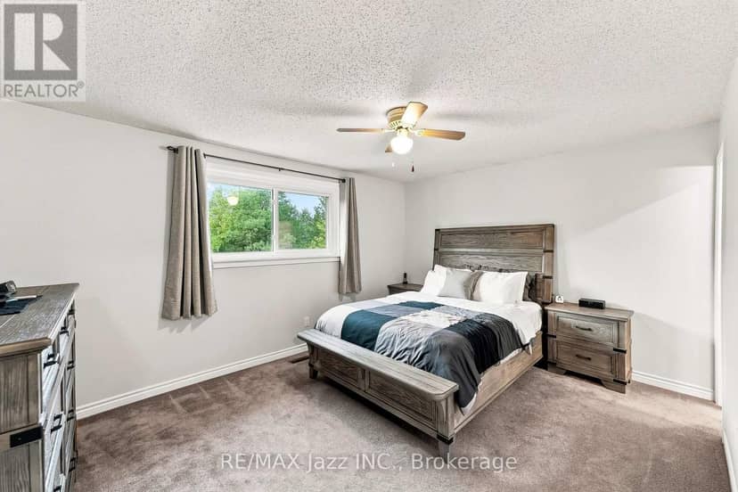 76 Chester Crescent — photo 21 of 40