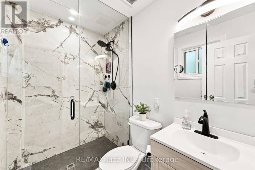 76 Chester Crescent — photo 22 of 40