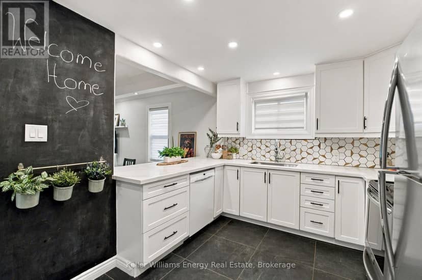 123 Barrie Avenue — photo 16 of 33