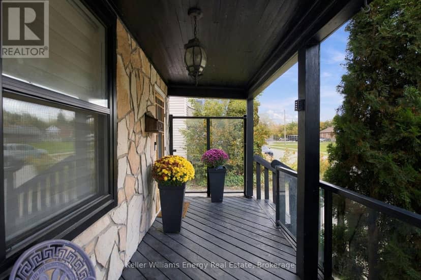 123 Barrie Avenue, Oshawa, photo 3