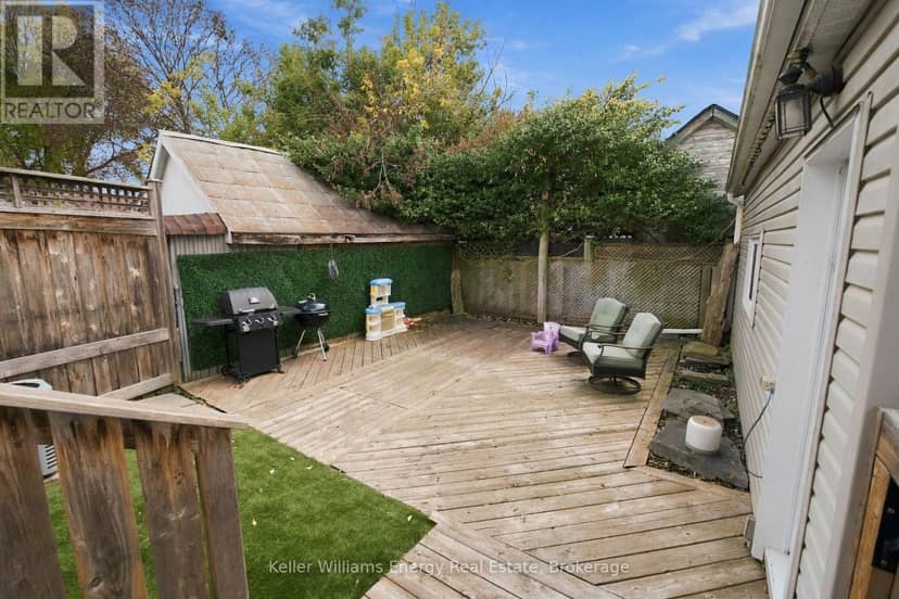 123 Barrie Avenue — photo 31 of 33