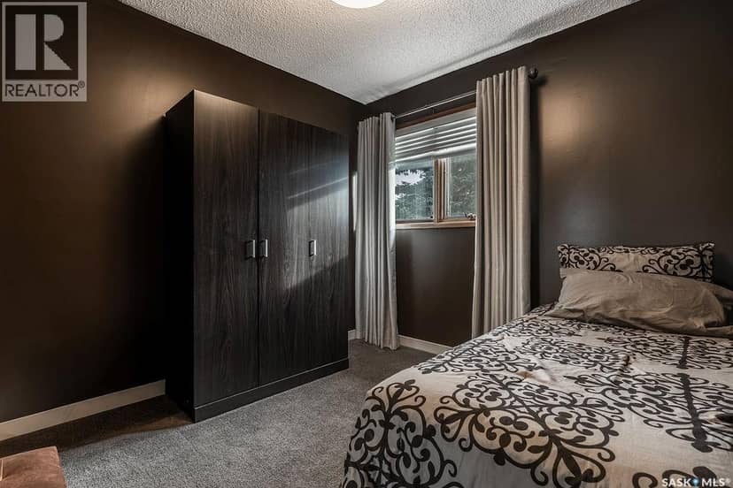 258 AE Adams CRESCENT — photo 36 of 40