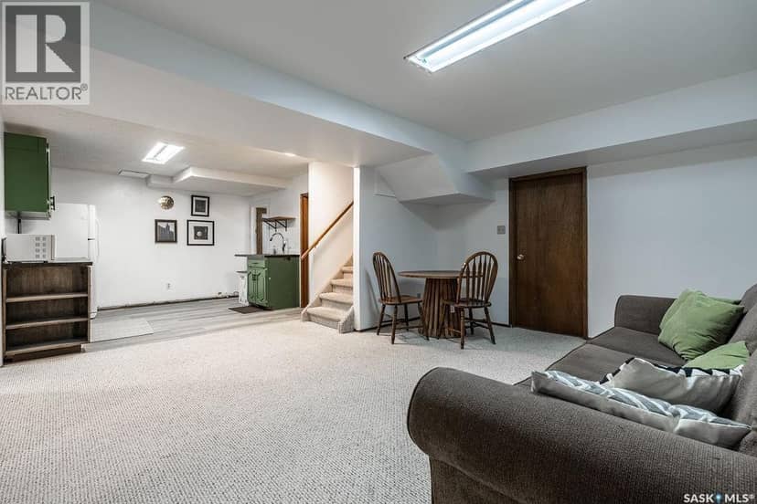258 AE Adams CRESCENT — photo 39 of 40